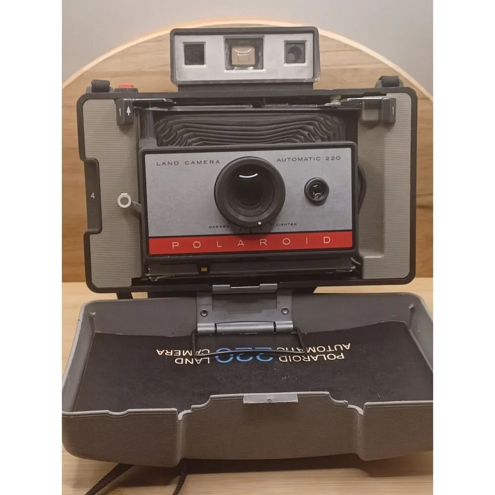 Vintage 1967 Polaroid Land Camera 220 Packfilm Camera